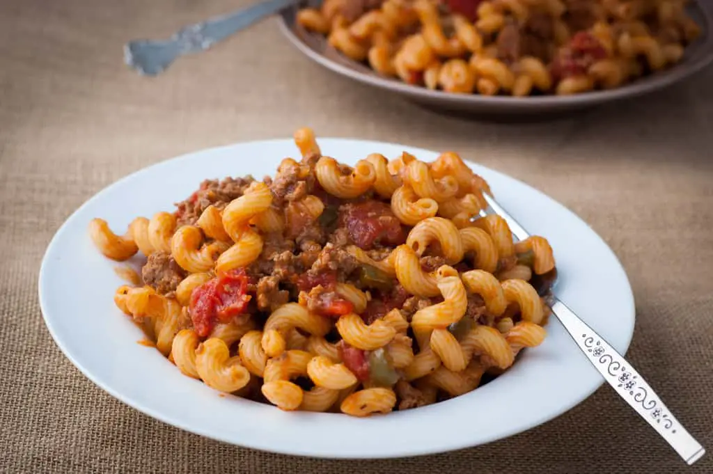 Goulash with beef, tomatoes, and green peppers. True comfort food from www.thekitchensnob.com