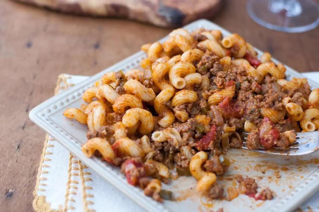 Goulash with beef, tomatoes, and green peppers. True comfort food from www.thekitchensnob.com