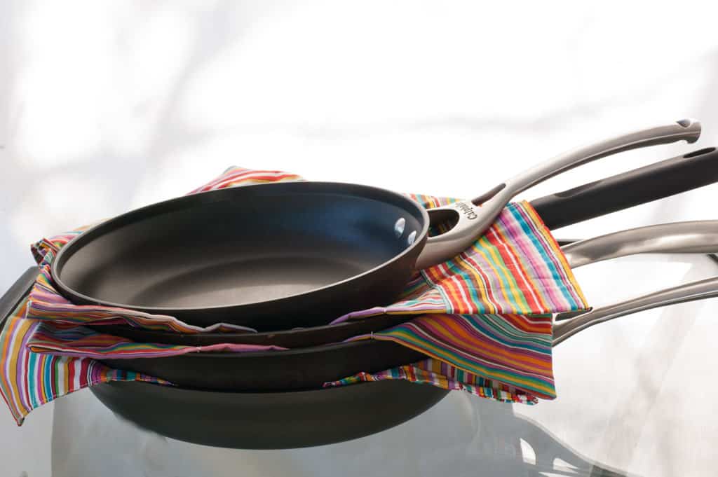 10 Signs You're Abusing Your Nonstick Pans - www.thekitchensnob.com