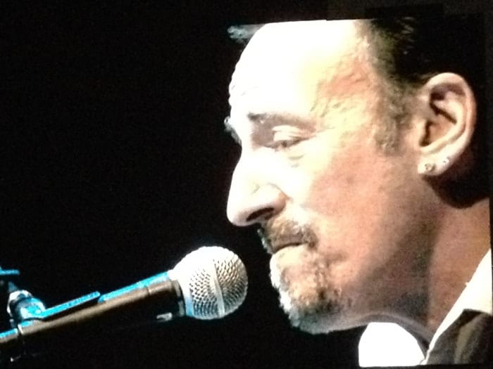 Bruce Springsteen sings at Hersheypark 2014