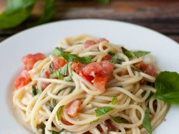 A delicious brie recipe! Spaghetti With Brie, Tomato, and Basil - thekitchensnob.com #recipe #pasta #brie