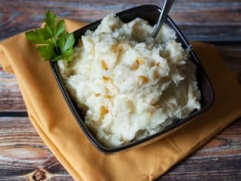 Time for a new mashed potato recipe! Mashed Potatoes with Caramelized Shallots - so good! - thekitchensnob.com #recipe #potatoes #sidedish