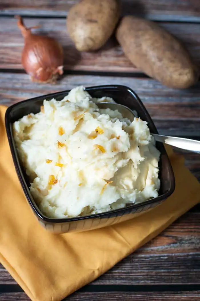 Mashed Potatoes with Caramelized Shallots - thekitchensnob.com #recipe #comfortfood #sides