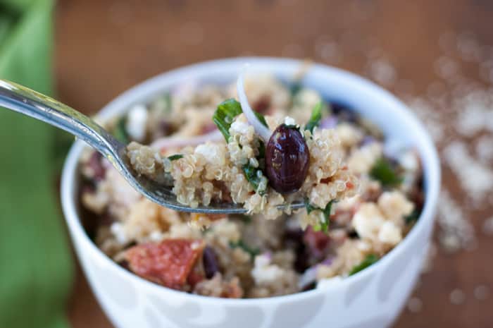 Easy Greek Quinoa with Roasted Tomatoes #glutenfree #quinoa #vegetarian