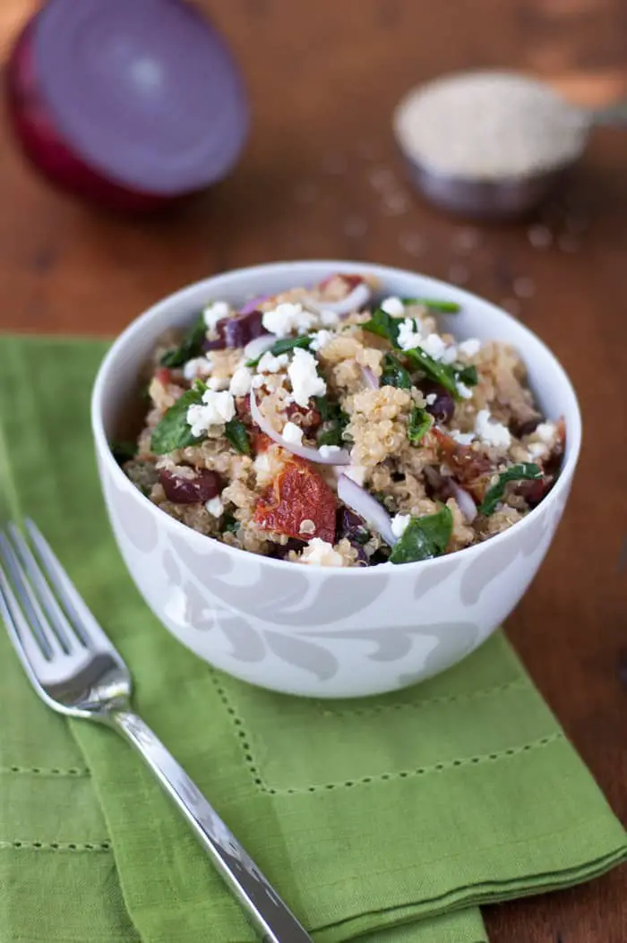 Easy Greek Quinoa with Roasted Tomatoes #glutenfree #vegetarian #quinoa