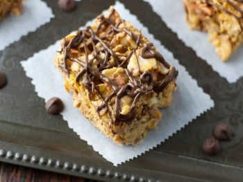 These Crispy Flaky Butterfinger Treats are a step up from traditional Rice Krispies treats. LOVE this recipe!