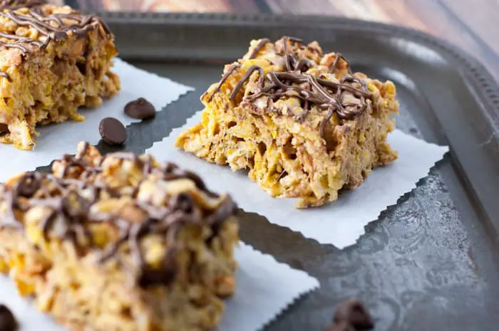 These Crispy Flaky Butterfinger Treats are a step up from traditional Rice Krispies treats. LOVE this recipe!