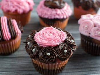 Impressive Fancy Party Cupcakes - perfect strawberry & chocolate fudge for Breast Cancer Awareness or any party where you want to impress!